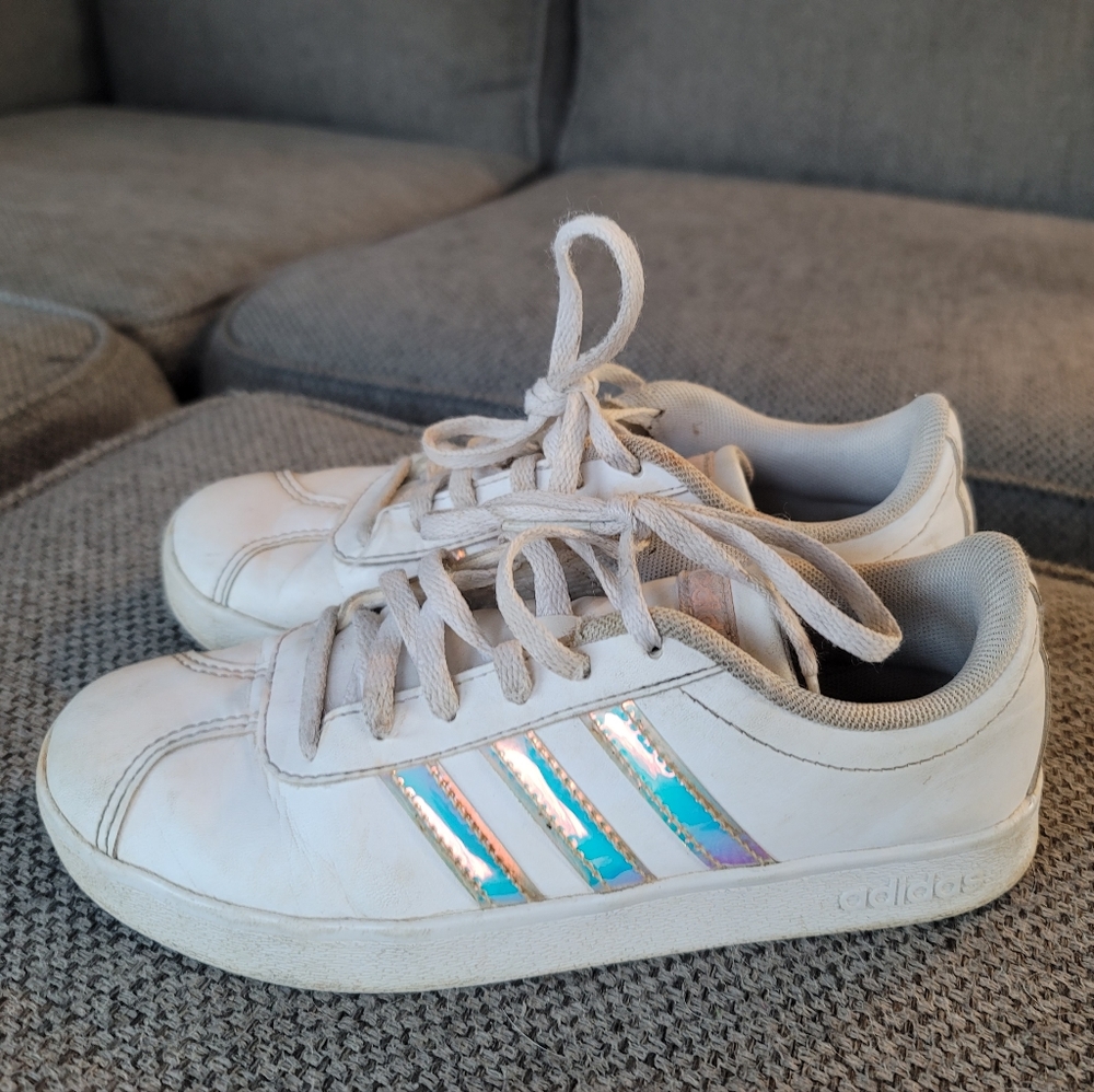 Girls size 2 adidas tennis shoes
